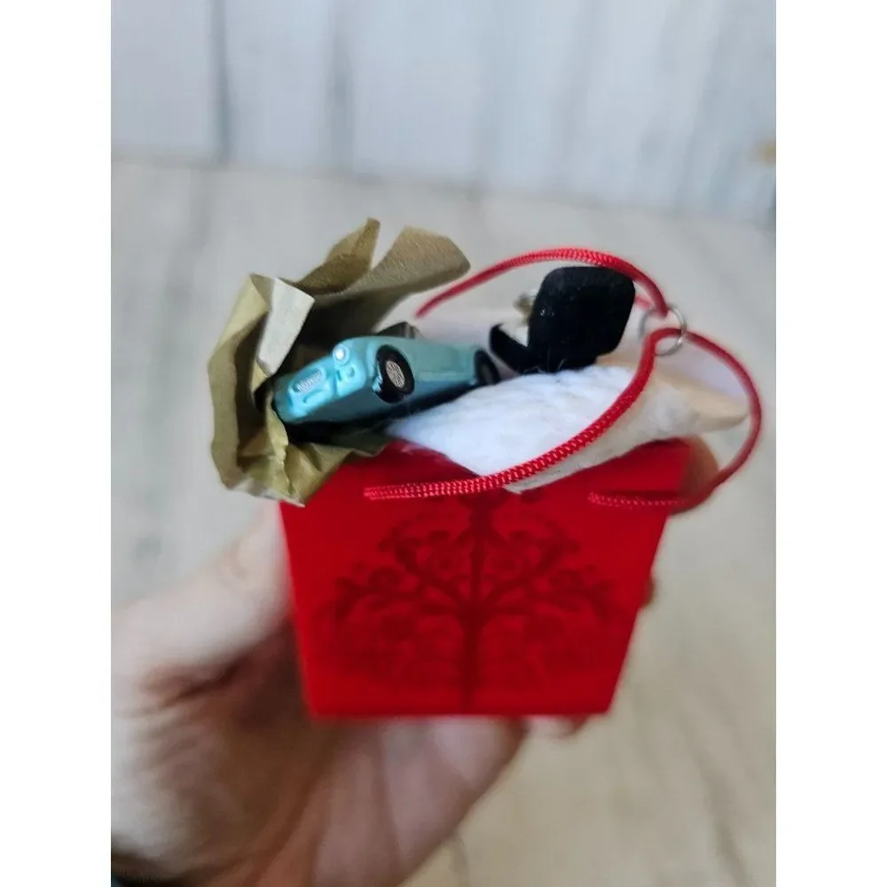 Hallmark shopping bag